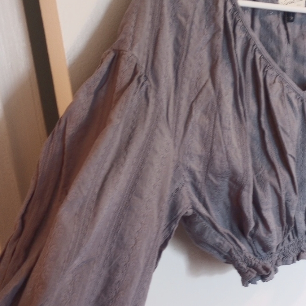 Universal Thread Size S Crop Top - image 3